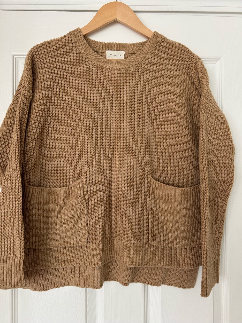 MELLODAY Women's Crewneck Pocket Sweater - Camel